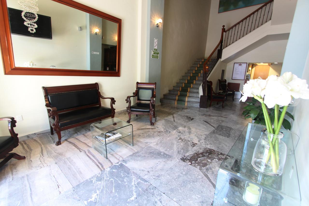 Hotel Plaza Керетаро Экстерьер фото